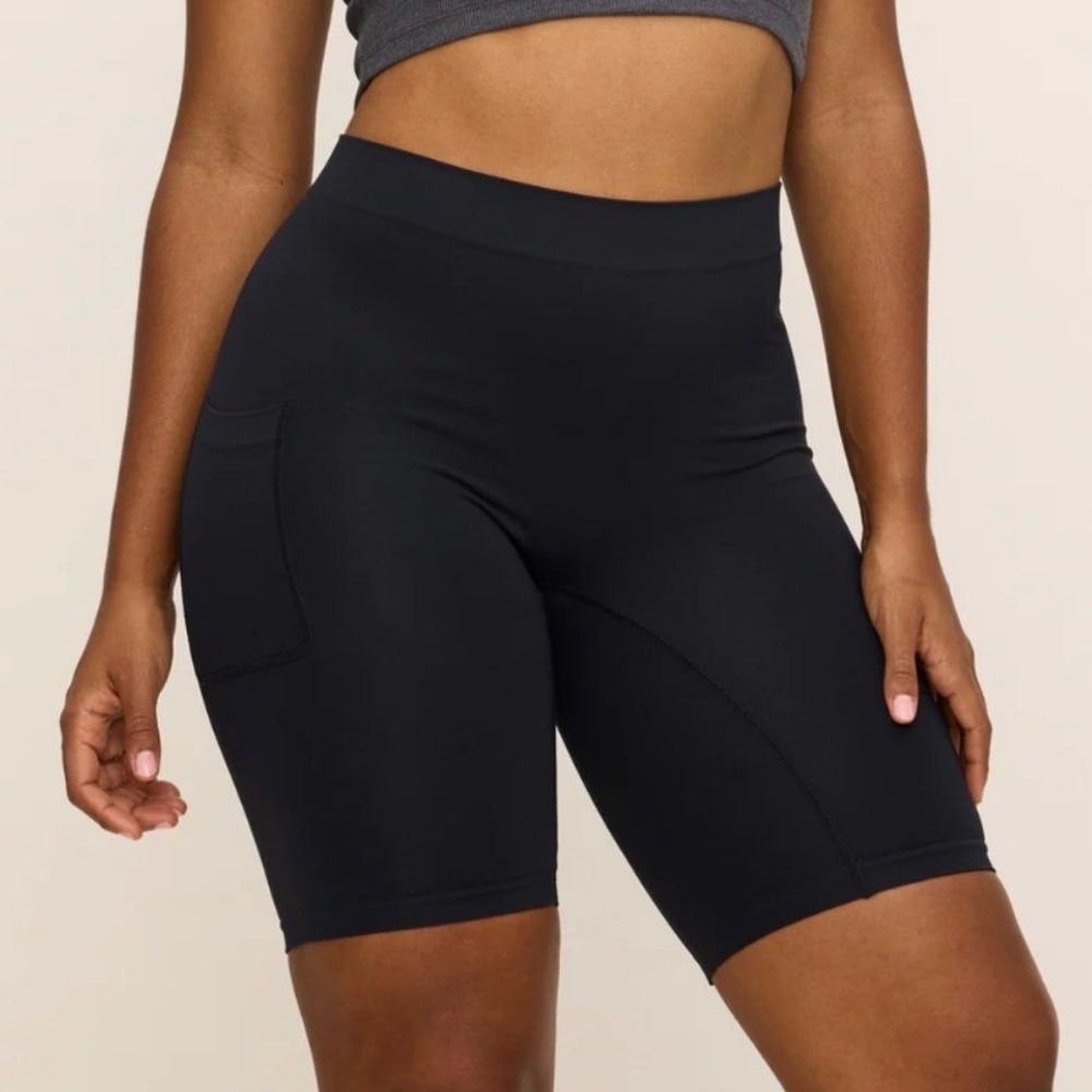 C9 Champion Women's Size XS Athletic Biker Shorts Black Side Pockets Mid-Rise